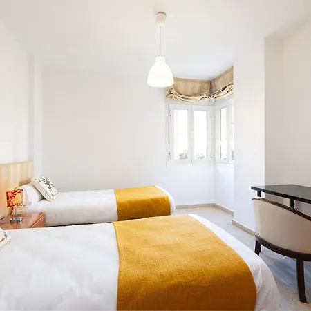 H2m Teatinos Pool & Terrace Apartment *