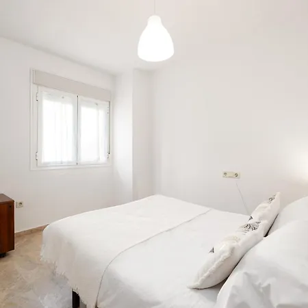 H2m Teatinos Pool & Terrace * Malaga