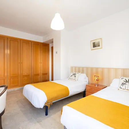 H2m Teatinos Pool & Terrace Apartment Malaga